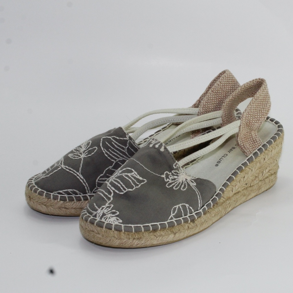 Montego Bay club Wedge sandal. Size 5.5w